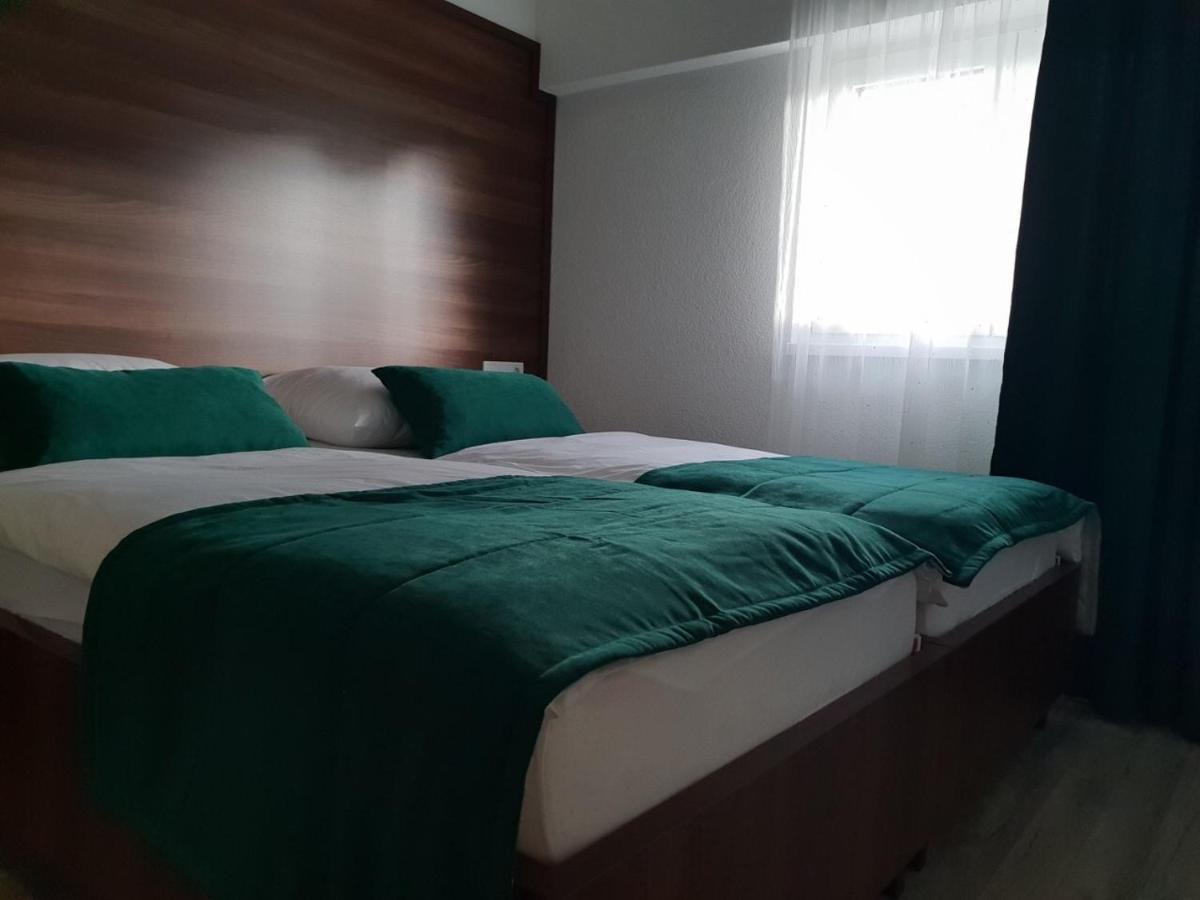 Apartments And Rooms Villa Majestic Bihac Exterior photo