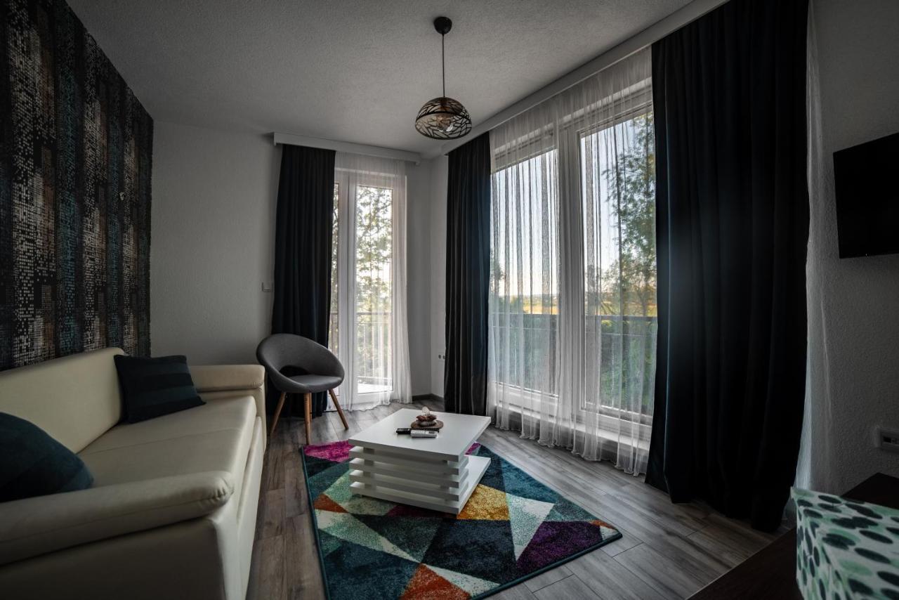 Apartments And Rooms Villa Majestic Bihac Exterior photo